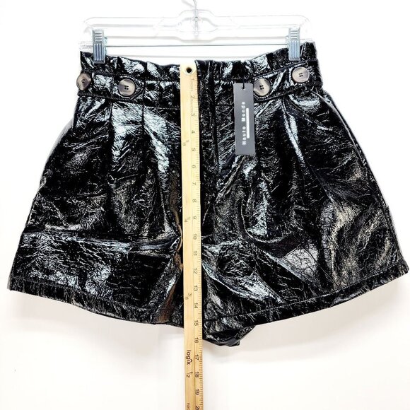 Shiny Black Faux Leather High-Waisted Shorts With Button Details Size L - Picture 6 of 8